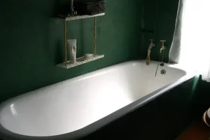 How much does it cost to repair a tub?